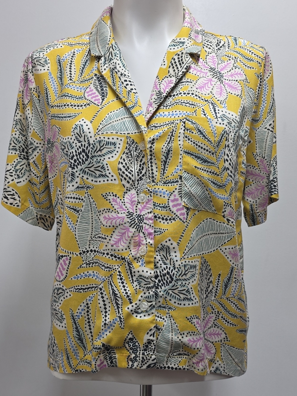 Marine Layer Bamboo Floral Lucy Resort Shirt in Yellow Women's Size Medium
